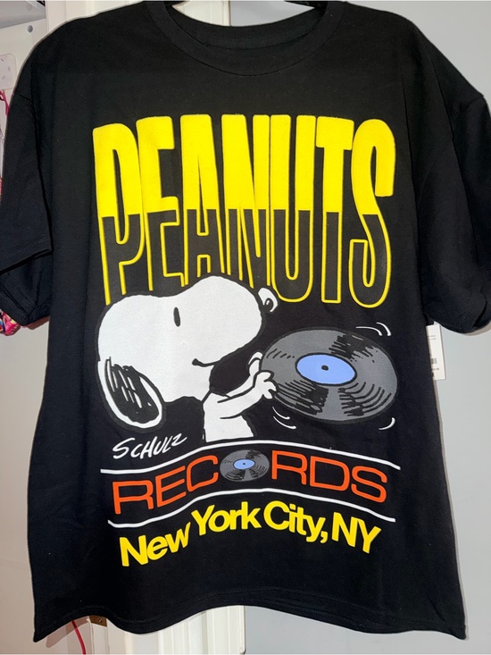 Peanuts Tops - 🎶NWT Peanuts Records New York City Graphic Tee - Black & Yellow XL